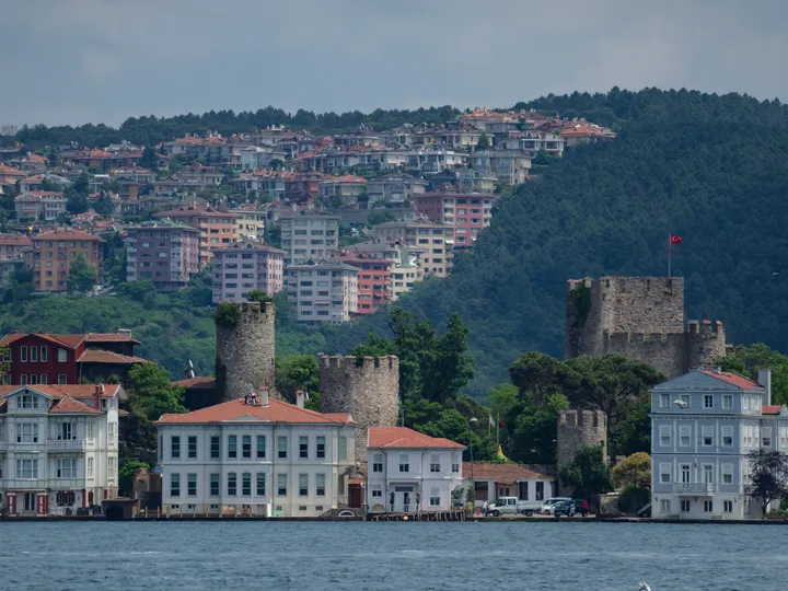 Boğaziçi’nin Anadolu yakasında, Anadolu Hisarı’nın önünde sıralanan yalılar, İstanbul